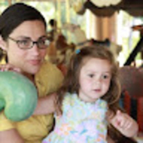 Meet your Posher, Leslie - Picture 1 of 1